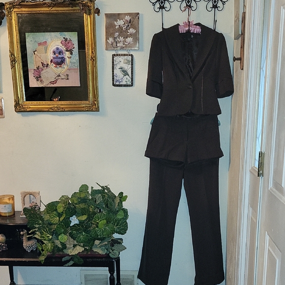 Guess Pants - Guess 3 Piece Pants, Shorts, Jacket. Small